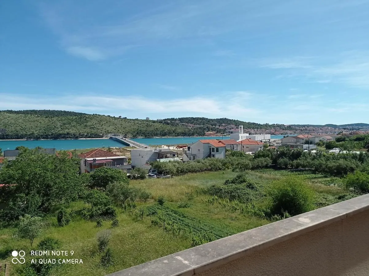 Studio Apartment With Balcony Trogir 0*,
